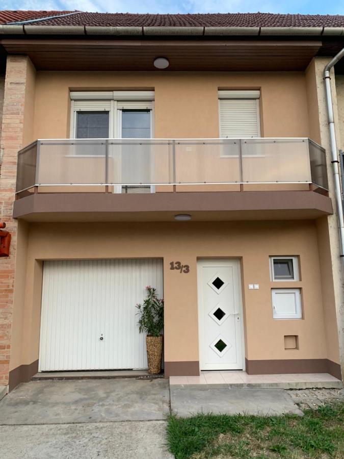 Vila Malom Vendeghaz Sarvaš Exteriér fotografie